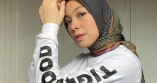 Inspirasi Outfit Motoran Dengan Hijab Printing
